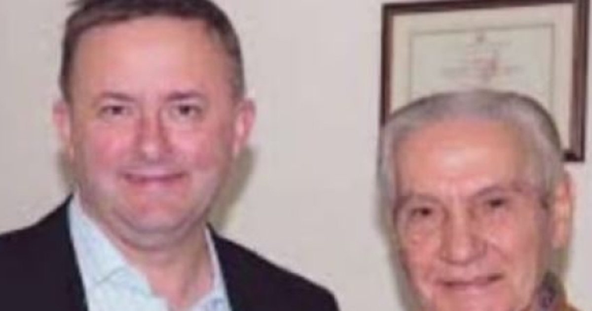 anthony-albanese-kush-eshte-kryeministri-i-australise-i-ngjizur-ne-nje-udhetim-me-anije-e-takoi-babane-e-tij-vetem-ne-vitin-2009