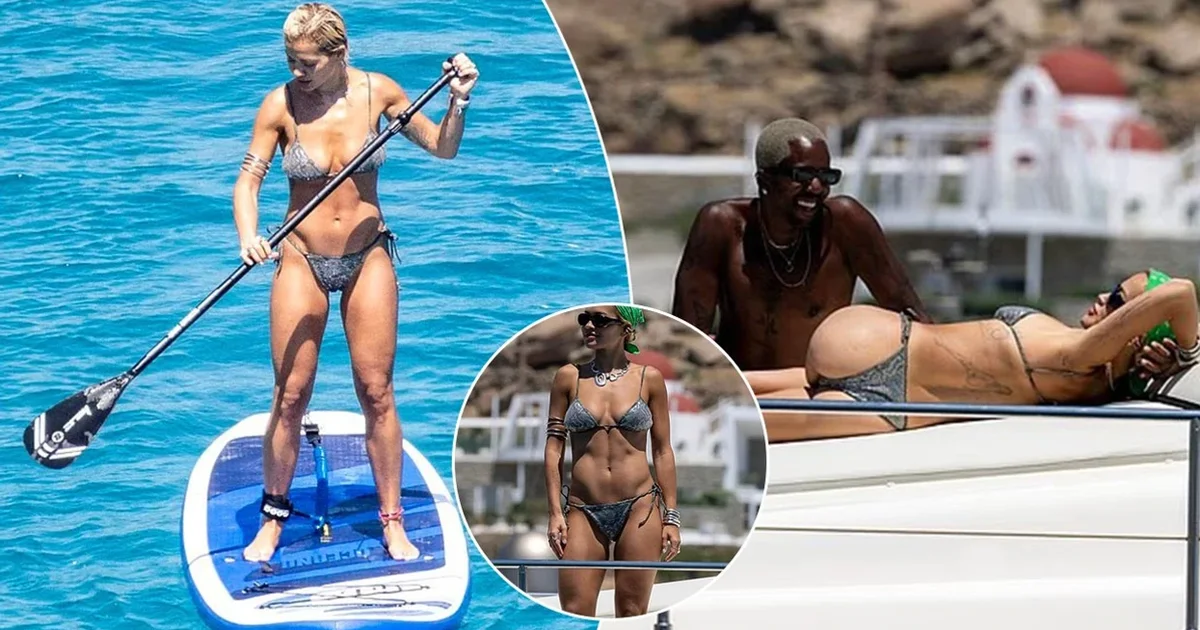Rita Ora mahnit me linjat trupore  pozon me bikini metalike gjatë pushimeve luksoze në Mykonos