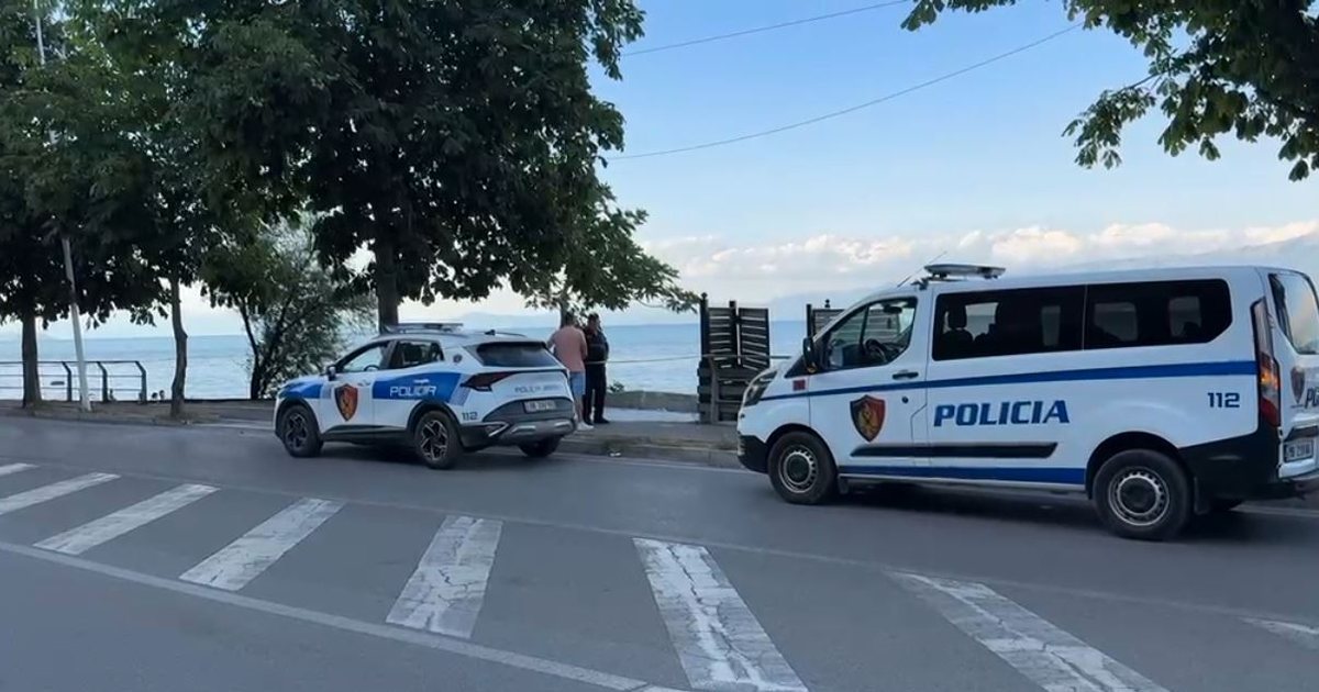 Po pushonte buzë liqenit të Pogradecit  i moshuari humb jetën befasisht  ja për çfarë dyshohet