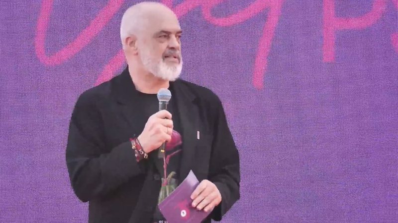 "K&euml;rkojn&euml; Shqip&euml;rin&euml; e re, por nuk d&euml;gjojn&euml;