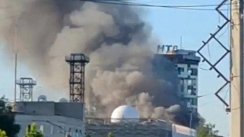 Ukraina l&euml;shon raketat flamingo drejt Rusis&euml;