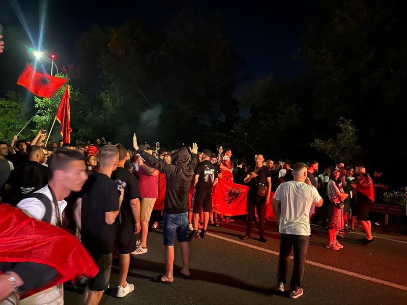 &ldquo;Mashtruese, s&rsquo;keni turp, llum&rdquo; &ndash; organizator&euml;t e