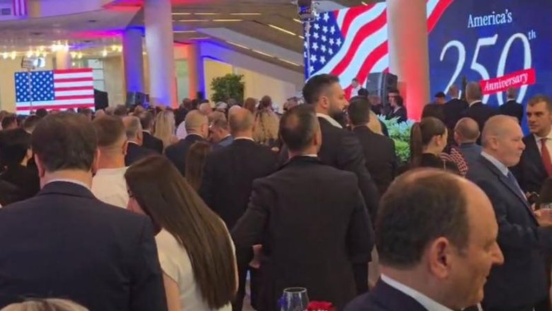 Berisha mbetet &ldquo;non grata&rdquo; p&euml;r Ambasad&euml;n Amerikane, mungon