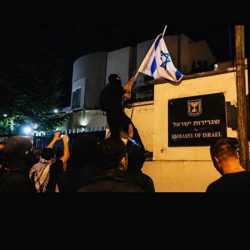 Reagon s&euml;rish filozofi nga Kosova: Crna Ruka pas protestave!