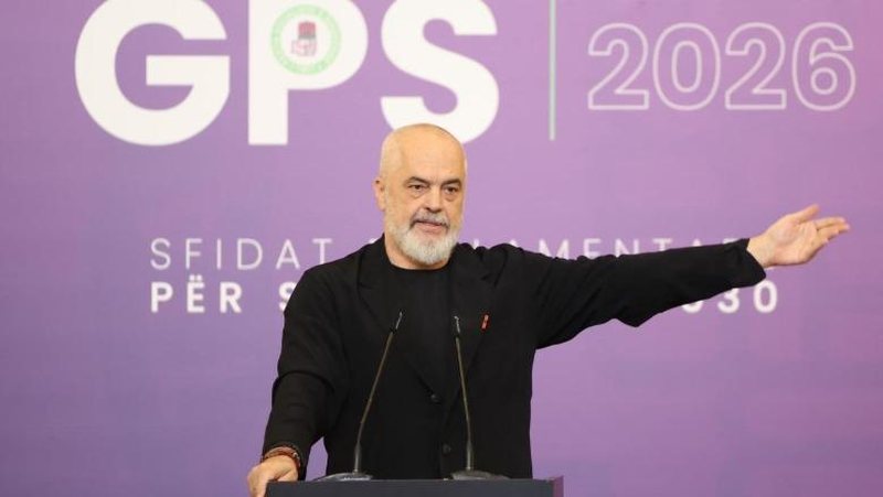 Ish-luft&euml;tari i U&Ccedil;K-s&euml; n&euml; sken&euml;n e protest&euml;s,