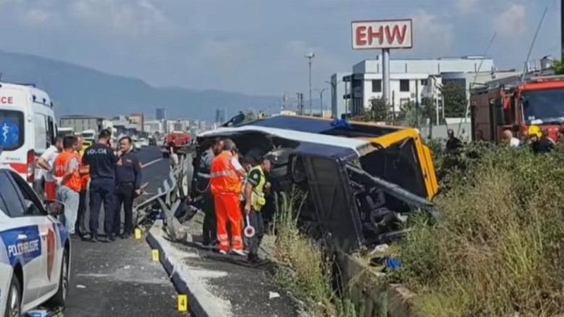 Aksidenti i autobusit t&euml; linj&euml;s Berat-Tiran&euml;, n&euml;n&euml; e