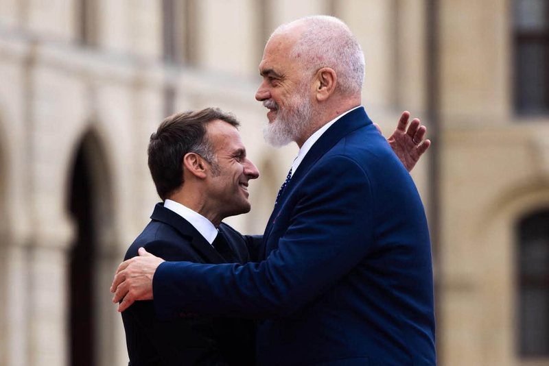 VIDEO/ Paris, Rama pritet nga Macron, merr pjes&euml; n&euml; Samitin e