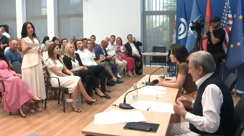 VIDEO/ P&euml;rplasje n&euml; K&euml;shillin Komb&euml;tar t&euml; PD-s&euml;,