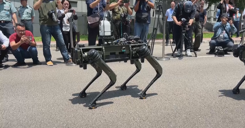 Qen robot t&euml; armatosur, Taivani kthen syt&euml; nga teknologjia, mund