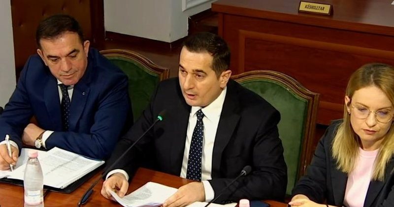 Pse BKH po arreston pa ndihm&euml;n e Policis&euml;? Si i p&euml;rgjigjet kreu i