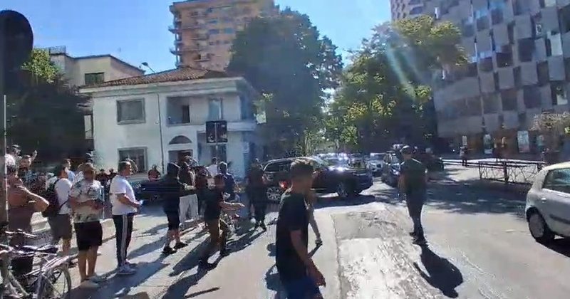 U arrestuan t&euml; premten, Gjykata vendos ndalimin p&euml;r dalje jasht&euml;