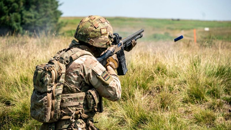 Britania nis st&euml;rvitjen - &ldquo;Operation Albiston Shadow&rdquo;, ushtria