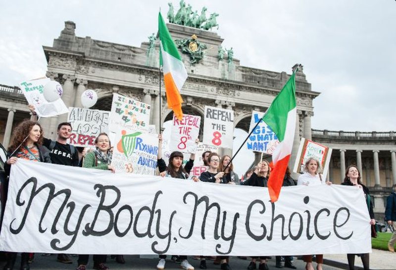 Parlamenti i Irland&euml;s voton p&euml;r heqjen e pritjes 3-ditore p&euml;r
