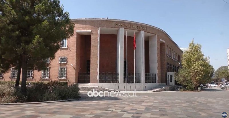 Shqiptar&euml;t po paguajn&euml; n&euml;p&euml;rmjet telefonit - BSH: Vet&euml;m