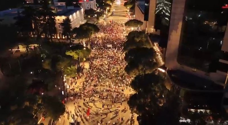 VIDEO/ Dita e 31-t&euml; e protest&euml;s para Kryeministris&euml;, ja